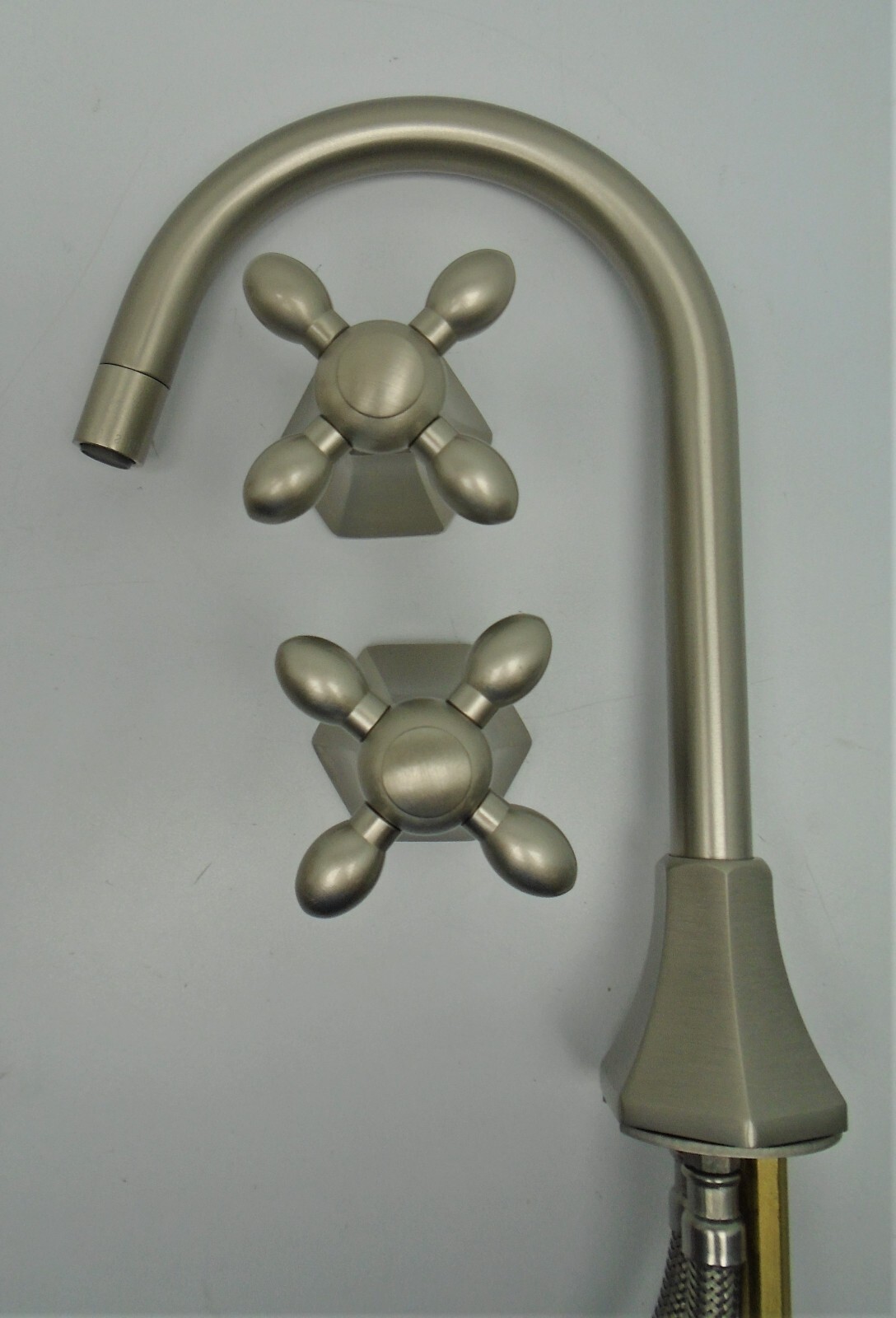 Davinci Concinnity Lavatory Faucet Set DVC LEN00ASN Satin Nickel BR122