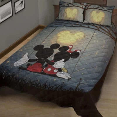 UNDISCLOSED Happy Valentine's Day Mickey & Minnie Under Moon Quilt Bed Set
