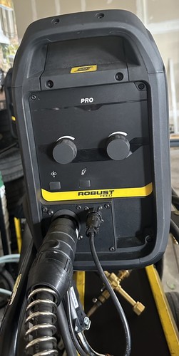 ESAB Robust Feed Pro - CC/CV Portable Wire Feeder 