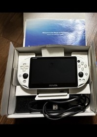 Sony PS Vita PCH-2000ZA22 1GB Handheld Console - Glacier White
