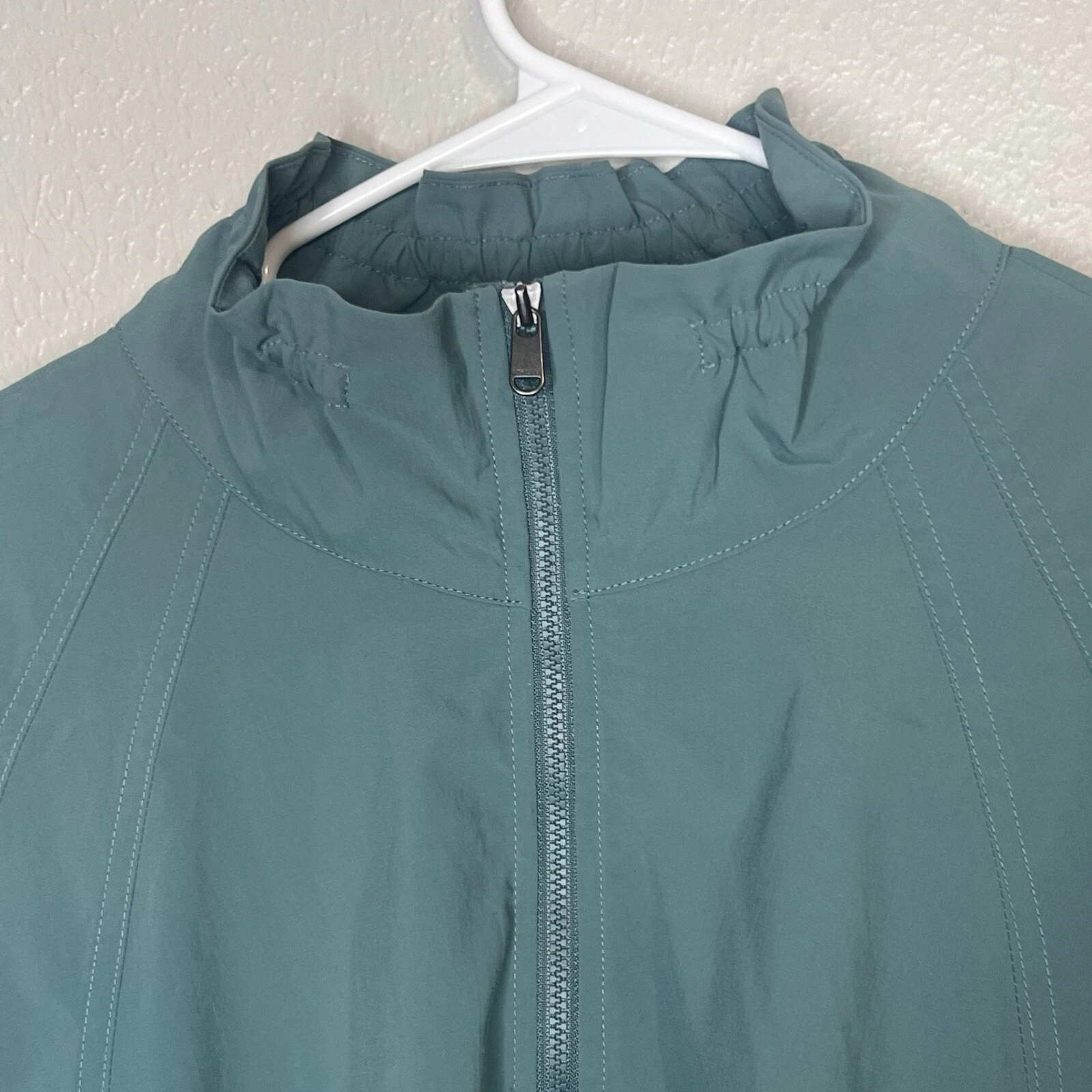 athleta advantage poplin vented zip pockets 1/4 zip shirt