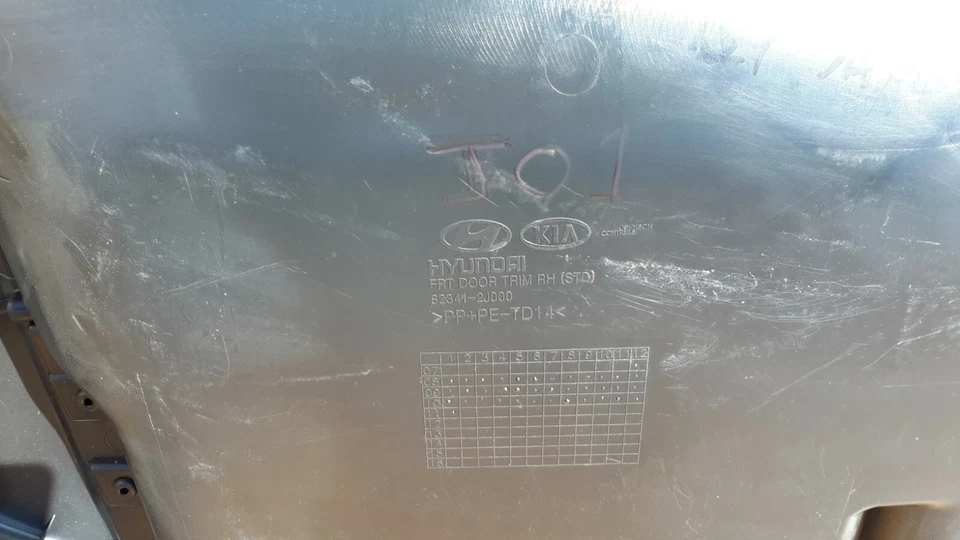 2009-2011 Kia Borrego Door Trim Panel OEM Front Right Passenger Interior Foto 4 de 4