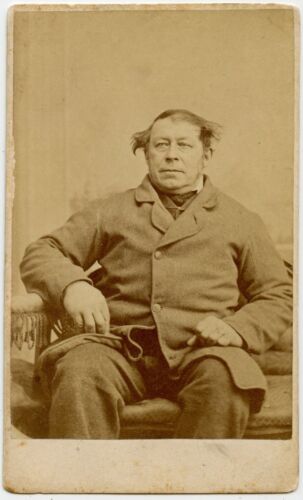 Man with Victorian Hairstyle , Vintage CDV Photo by  Barron , Sarnia ON Canada - Imagen 1 de 2