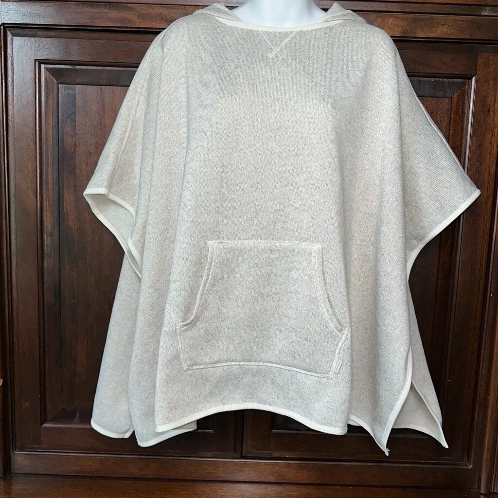 Eddie Bauer, cream, hooded poncho with pockets / perfect for fall! Size M/L