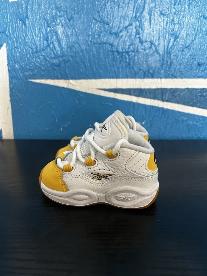 Bebé Reebok Question Punta Amarilla Media Lakers GS Zapatos Talla 2 Tenis Foto 3 de 4