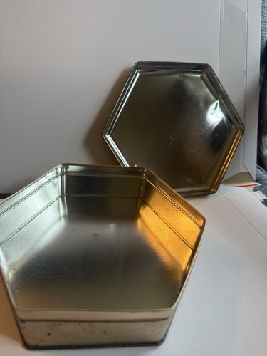 Vintage 1999 Marty Bell Tin Container & Lid Hexagon Shape Iris Cottage Design - Picture 7 of 7