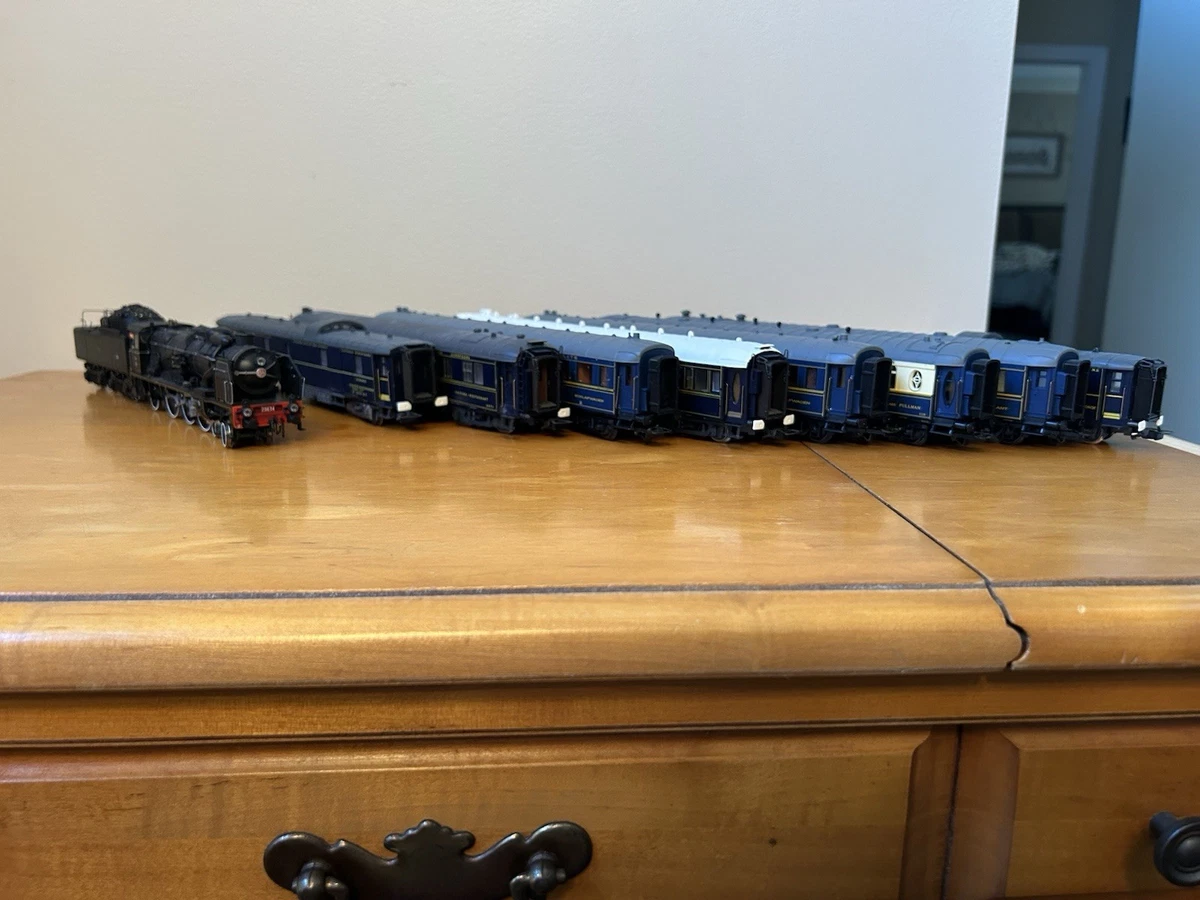 Circuit Train HO Jouef – Orient Express + Wagons + Panneaux – Occasion