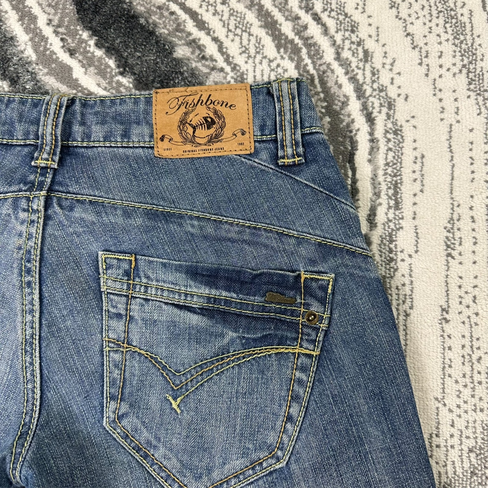 VTG Fishbone 2000's Y2K Low Rise Faded Blue Contrast Stitch Size 25 Denim Jeans image 2