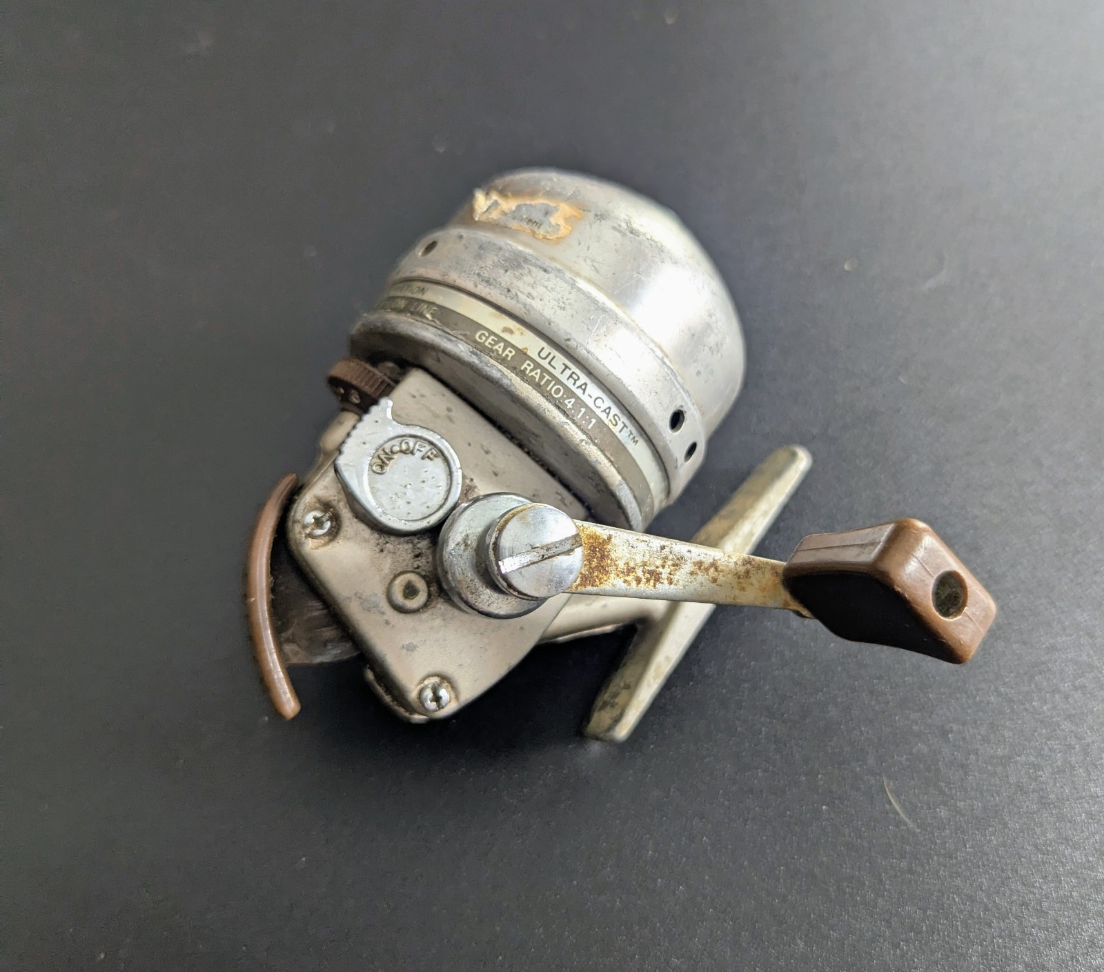 Vintage KMART SK-003 FISHING REEL Spin Cast Push Button Mfg 