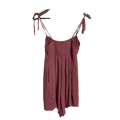 la hearts keyhole smocked top