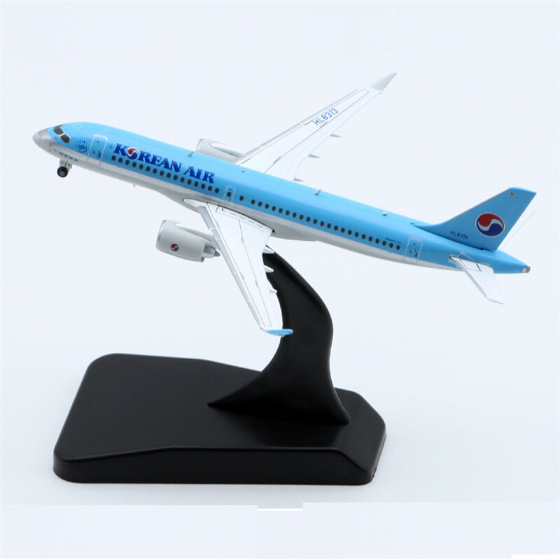 JC Wings Korean Air for Bombardier CS300 HL8313 1:400 plane Pre