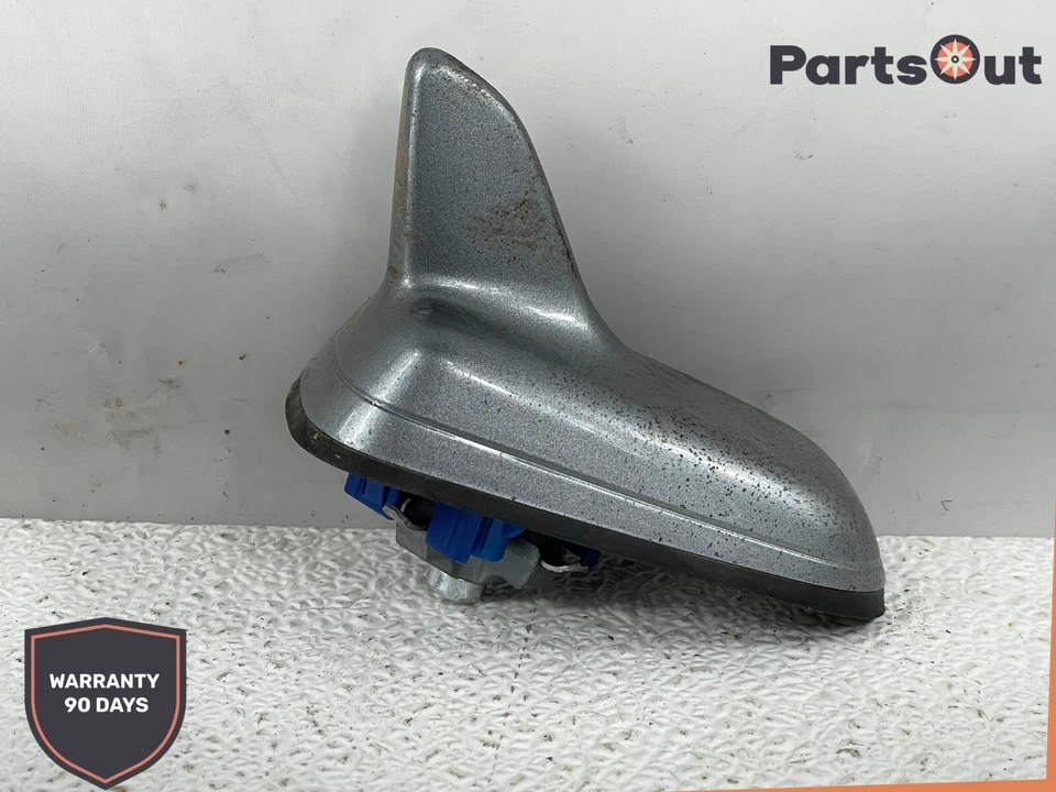 ANTENA RADIO TECHO ALETA TIBURÓN AUDI A6 A5 2011-2015 OEM 4G0035503 OEM Foto 4 de 4