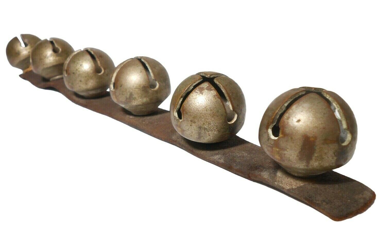 EARLY 20TH C AMERICAN ANTIQUE PRIMITIVE 6 PC METAL SLEIGH BELLS ON LEATHER STRAP