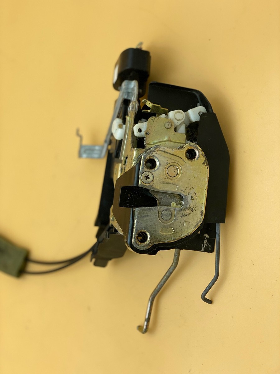 Toyota Sequoia LEFT FRONT driver door latch lock actuator 2001