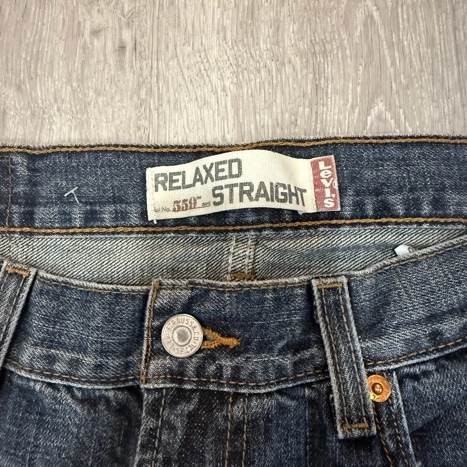 Pantalones de mezclilla Levi’s 559 para hombre Y2K 32x30 azul relajado calce recto 100 % algodón de colección Foto 3 de 4