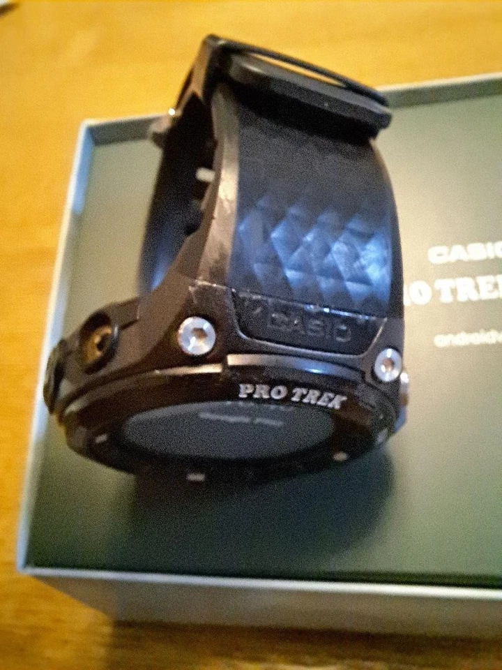 Reloj inteligente para exteriores CASIO PRO TREK Smart WSD-F20 - Incluye cargador y cable usado Foto 3 de 4