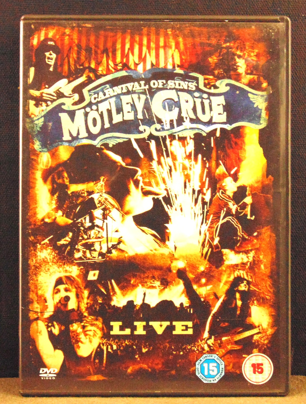 MOTLEY CRUE CARNIVAL OF SINS LIVE