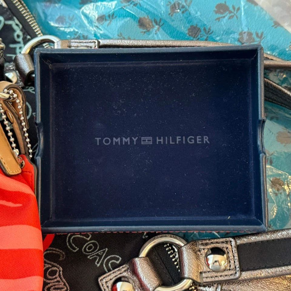Tommy Hilfiger Men's Black Leather Wallet - Изображение 2 из 4