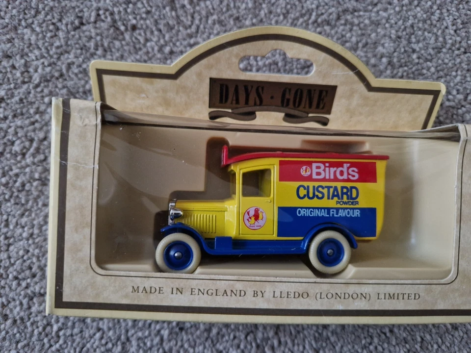 LLEDO DAYS GONE CLASSIC 'BIRDS CUSTARD' 1934 CHEVROLET VAN MODEL REF 21009 - Image 2 of 3