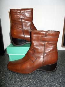 clarks originals men's desert boot sizing