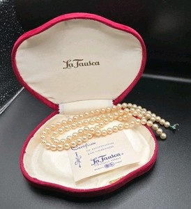 Vtg La Tausca Red Velvet Jewelry Box Silk Lined With 2 Strands Pearls (No Clasp)
