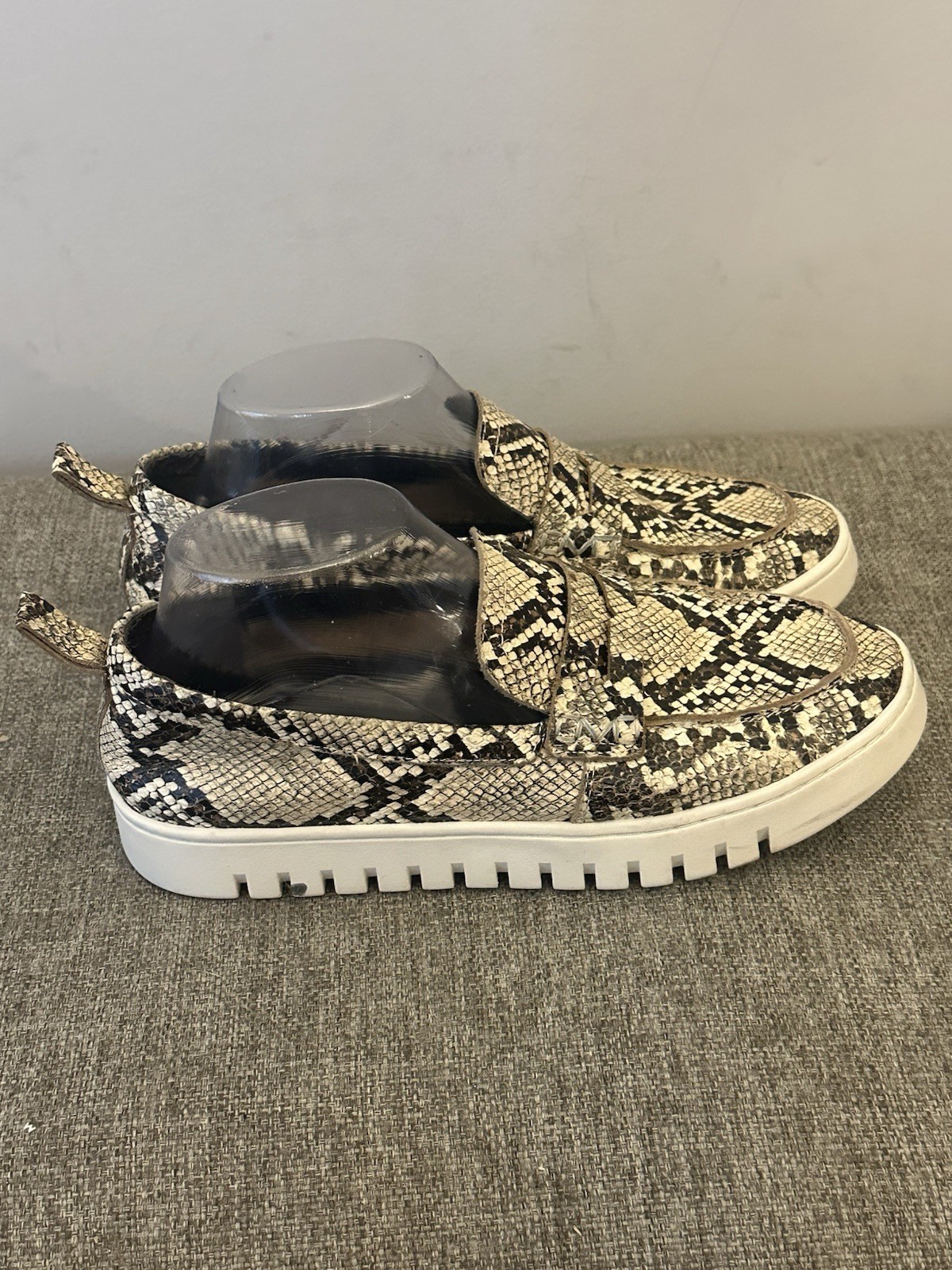 Vionic Uptown Woman’s Snakeskin Loafers Size 8