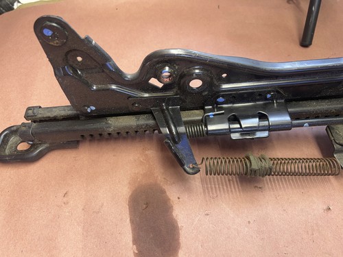 98 Honda Prelude Front RIGHT Seat Track Rail Mounting Bracket Passenger 97-01 - Bild 2 von 13