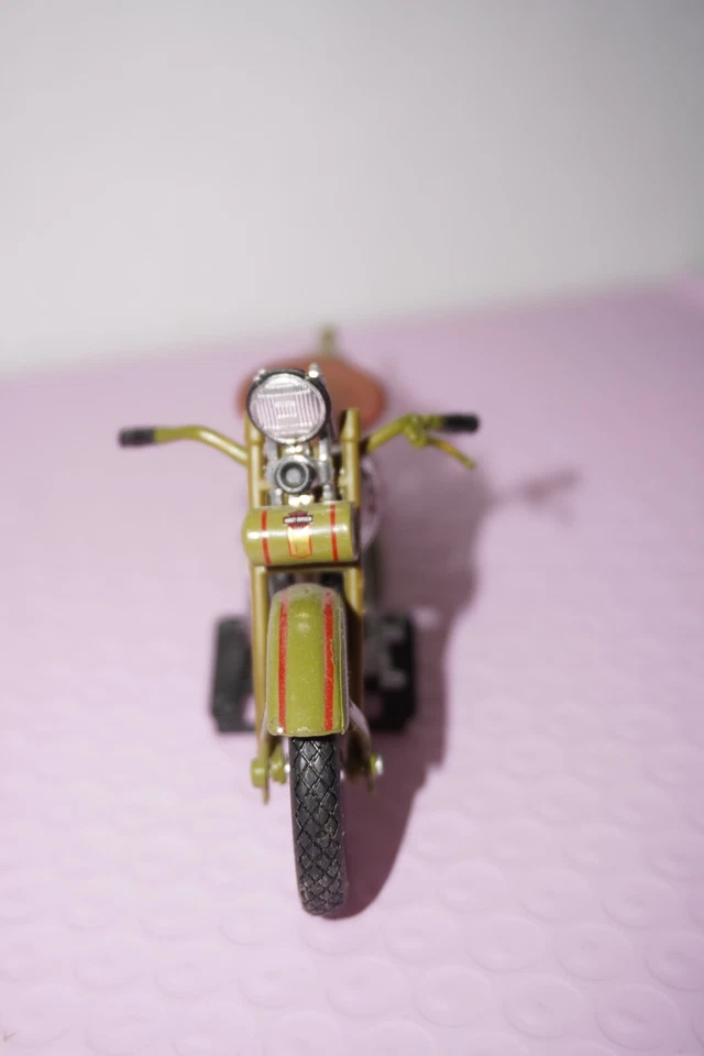 Harley Davidson JDH doble cámara Maisto 1:18 1928, verde militar, Foto 4 de 4