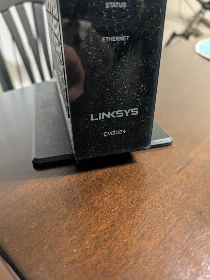 Linksys CM3024 Cable Modem Docsis 3.0 power adaptor & ethernet cable networking - Image 2 of 4