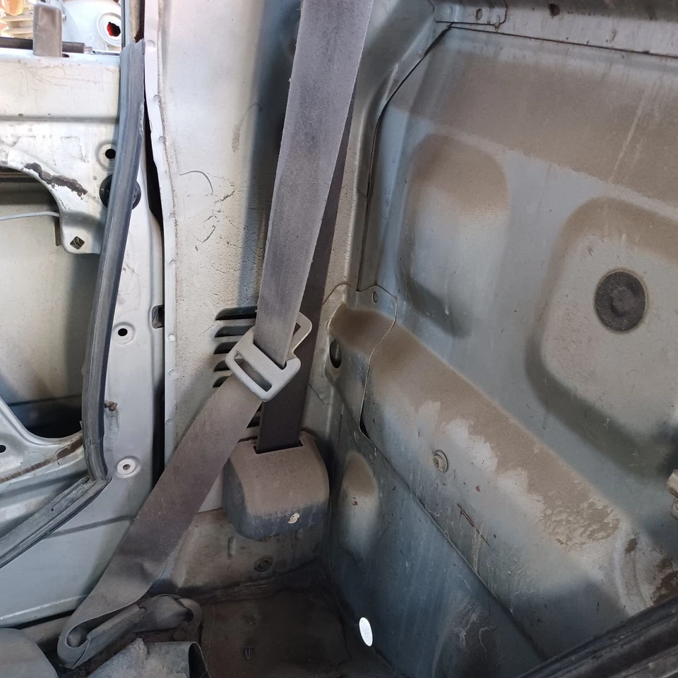 88 Toyota pickup regular cab Right Seat Belt retractor gray over shoulder - Image 3 of 4