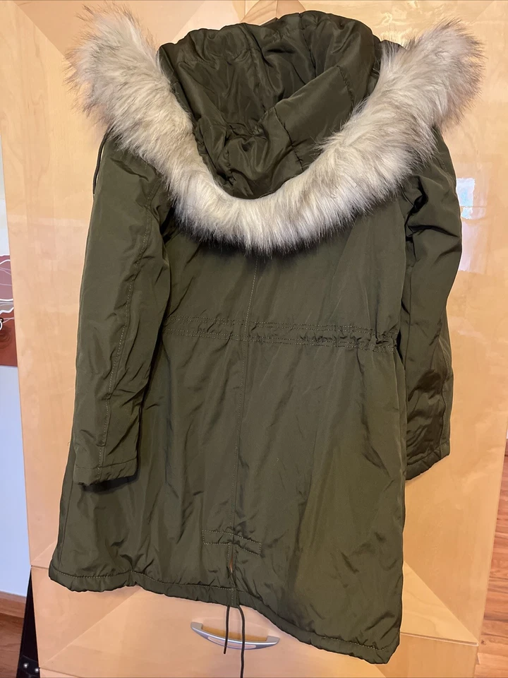Nuevo con etiquetas Abrigo de invierno para mujer Gap verde militar forrado de piel sintética capucha XS  Foto 4 de 4