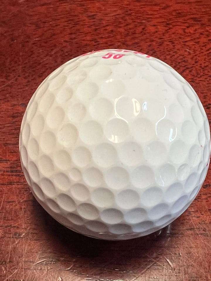 Pelota de golf Pink Panther Logo blanca usada rara precepto limitado (L-24-4) (una pelota) Foto 4 de 4