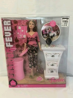 New Barbie Fashion Fever Dress Up Dresser With Doll 2005 NRFB