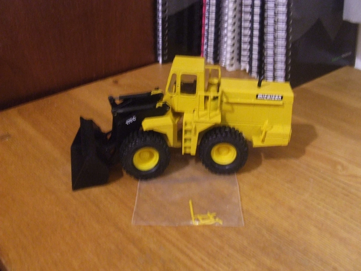 Conrad 1/50 Scale Diecast Metal Model - 2885 - Clark Michigan 175C