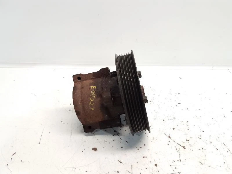 Bomba de dirección asistida Mercury Mountaineer 1998-01 (4,0 L/SOHC) Foto 3 de 4