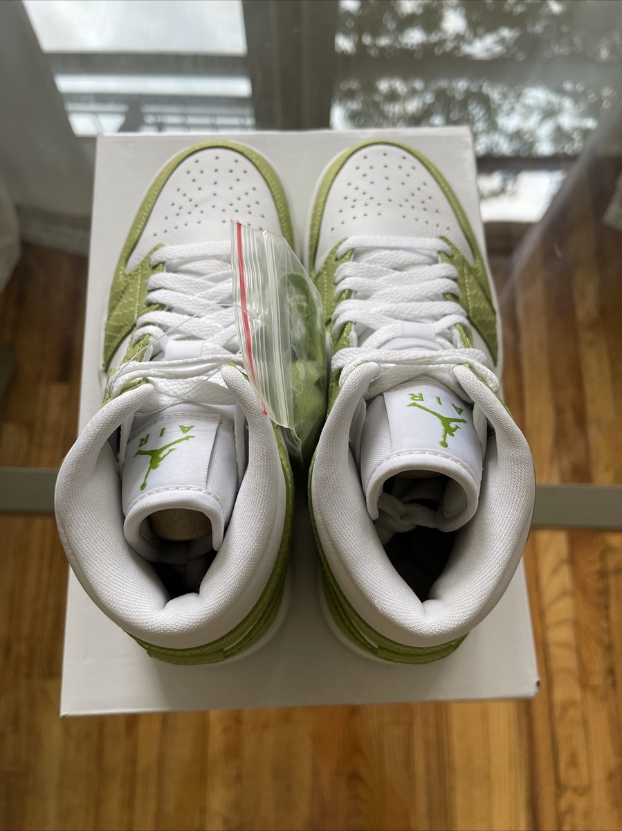 Nike Air Jordan 1 Mid SE Women's Green Snakeskin Size 6.5W DV2959