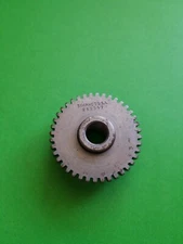 *NOS*  262047-SINGER-NEEDLE BAR FRAME FOR SEWING MACHINES*