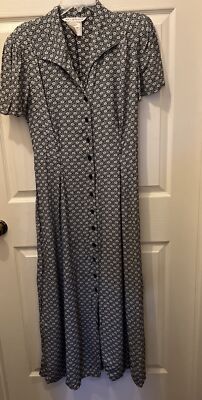 Max studio Black And White floral maxi dress size 2