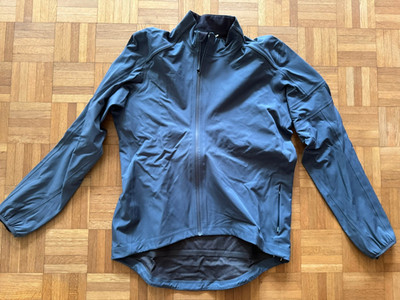 RAPHA Classic Winter Cycling Jacket in Blau, Gr. XL, Neu und ungetragen, NP 389 