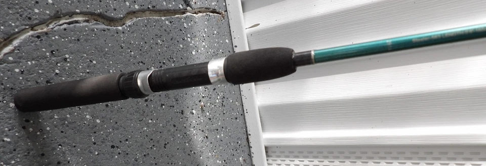 OKUMA STEELER SPINNING CASTING 2 PIEZAS CAÑA DE PESCAR GRAFITO 5'6" USADA EN EXCELENTE ESTADO Foto 2 de 4