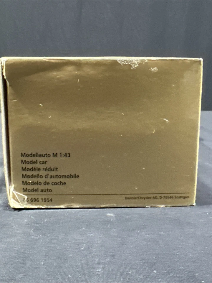 2005 Maybach 57 1:43 Scale Diecast Car Model Dark Green Mint - Image 4 of 4