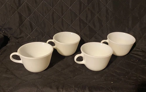 Set of 4 Solid White Milk Glass Coffee Cups/Mugs Pyrex VINTAGE Lot Set