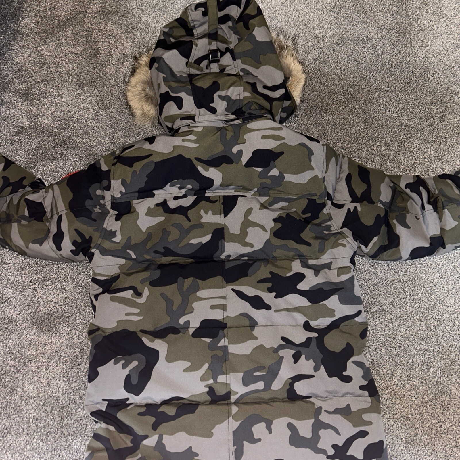 canada goose wyndham parka medium Camo Green image 10