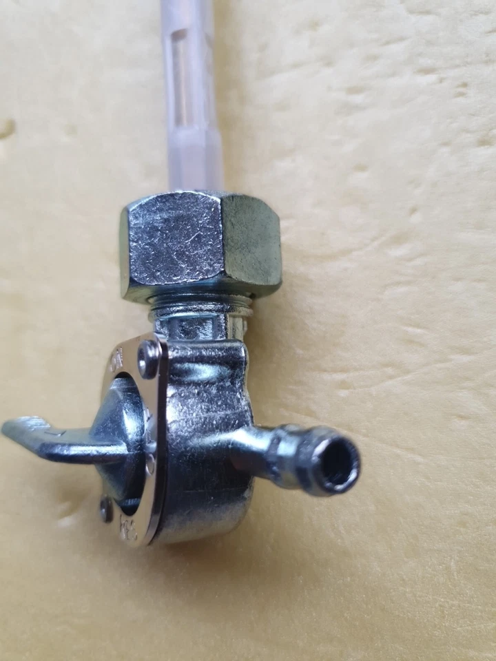 Honda CB400F CB550 F K T CB750F CB750K combustible grifo de gasolina 20 mm x 1,5 mm m20 Reino Unido Foto 3 de 4