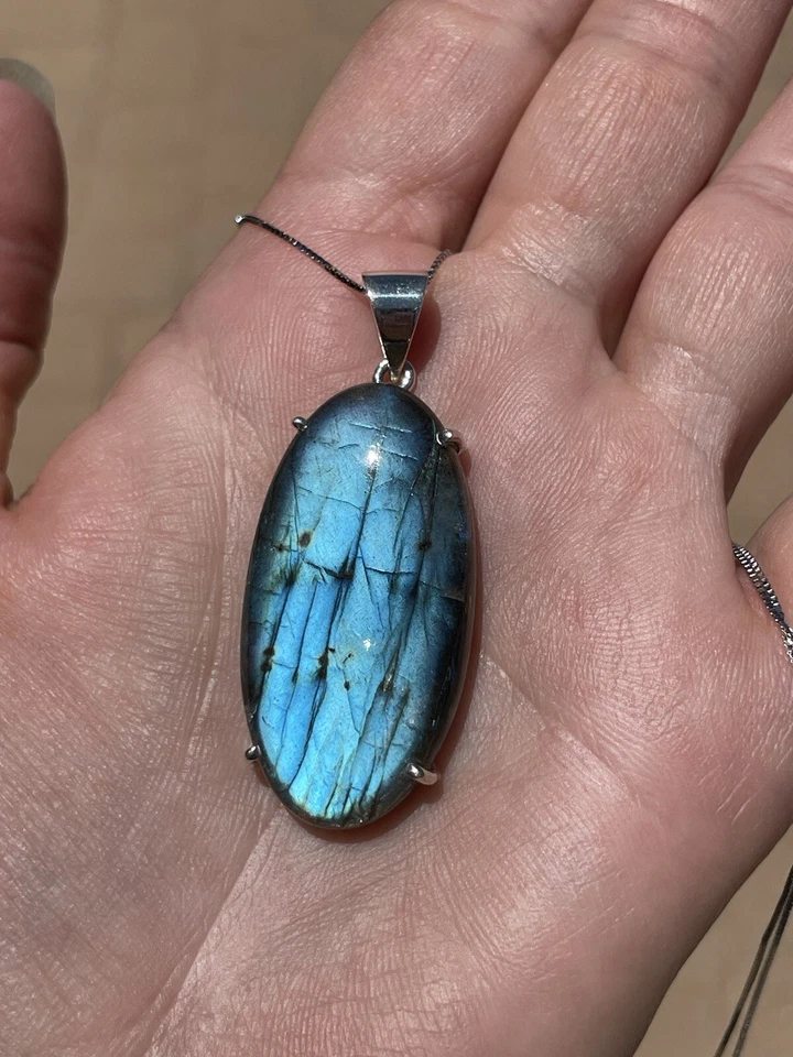 Colgante LG Blue Flash Labradorita Largo Ovalado - Plata de Ley con Cadena