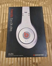 PRE OWNED BLACK BEATS BY DR. DRE STUDIO W/ MONSTER CABLE WITH BOX AND CASE