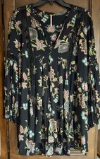 Free People Paisley Print Tunic Top Boho Crochet  Detail Womens Sz Small