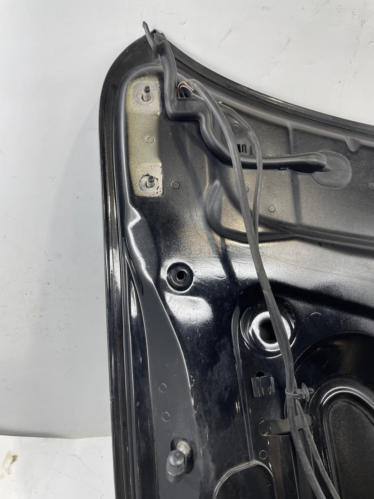 2014 Maserati Quattroporte S Hood Dirt From Repaint & Has Crease Under Side