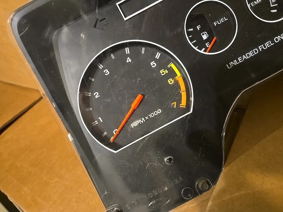 1981-82 Ford EXP Escort Mercury LN7 painel de instrumentos velocímetro 0 milhas - Imagem 4 de 4