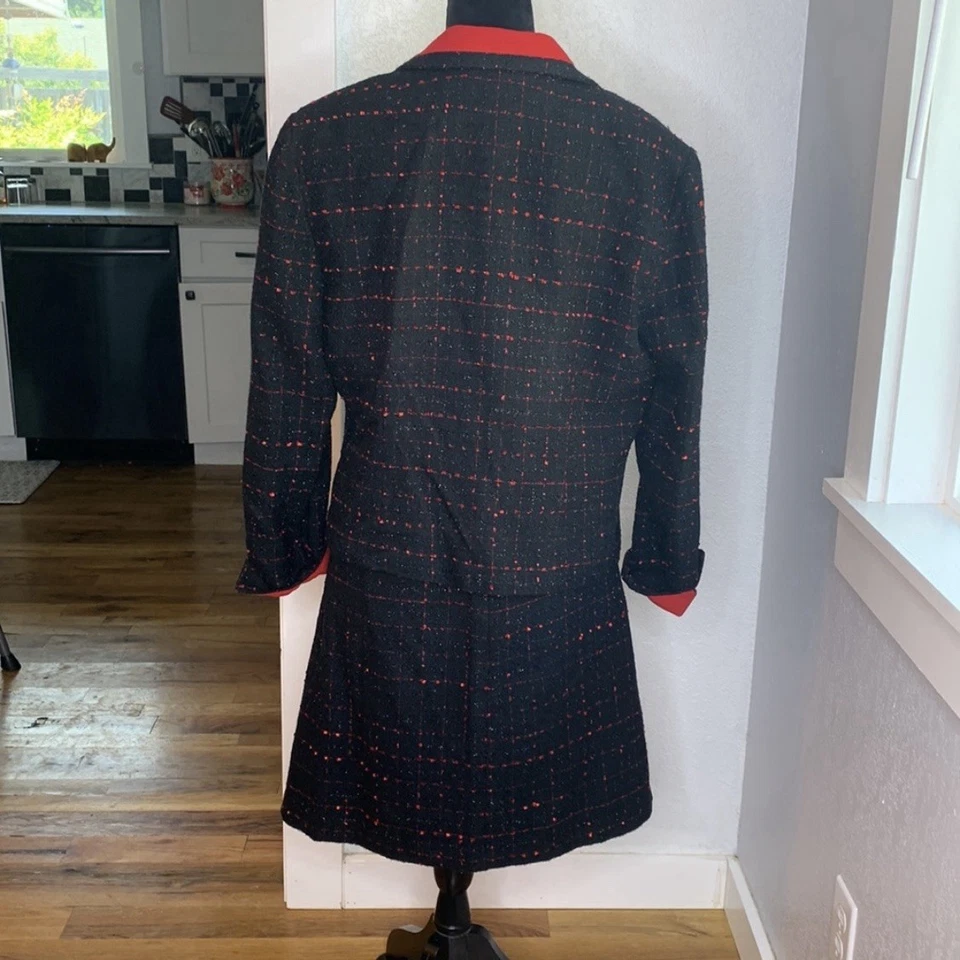 Conjunto de blazer e saia lápis de tweed vermelho preto K Studio jaqueta com 3 botões vintage 16 - Imagem 2 de 4
